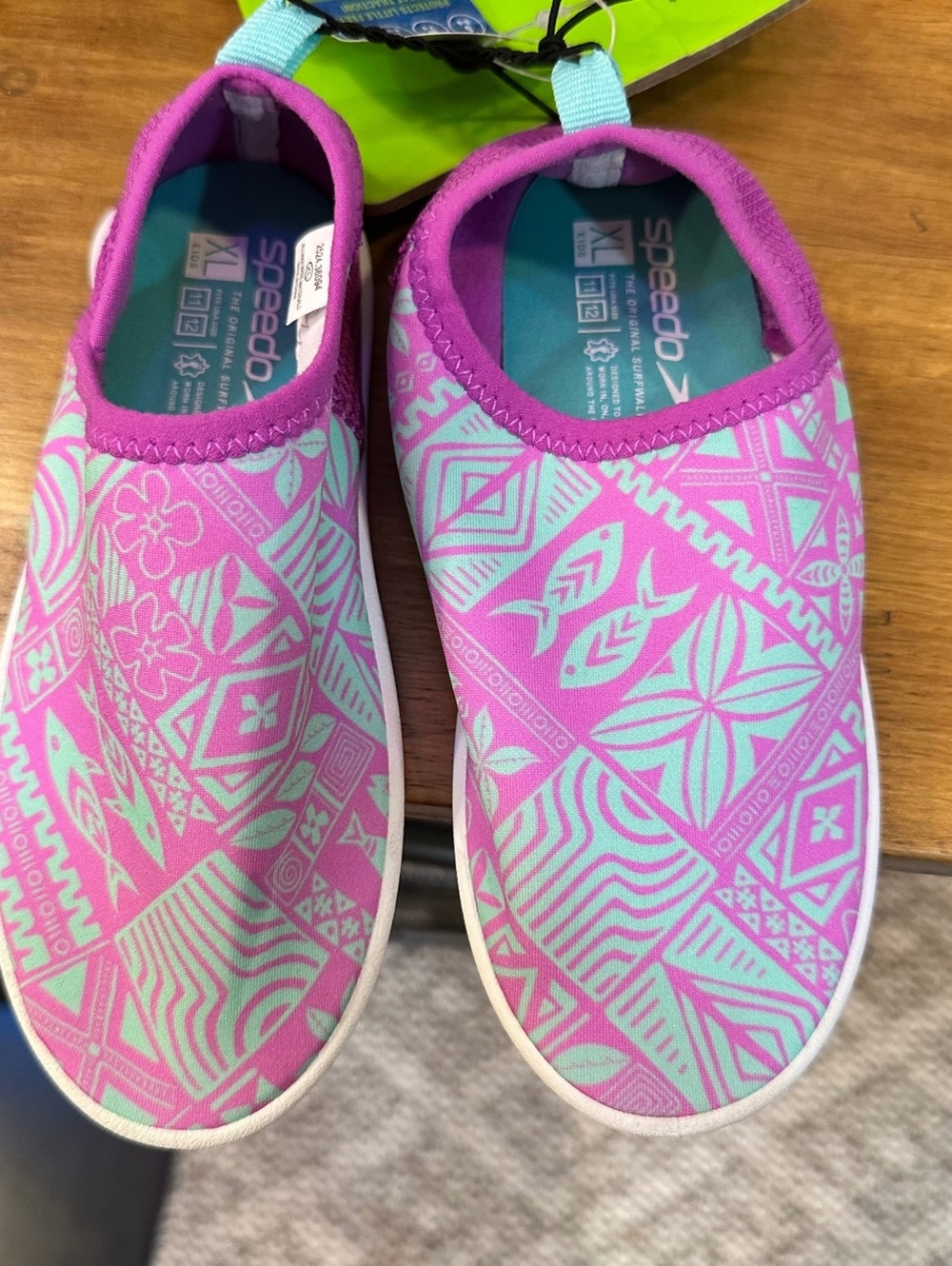 Speedo XL Size 11-12 NWT Kids Splash and Sun Bootie Neon Violet Water Shoes